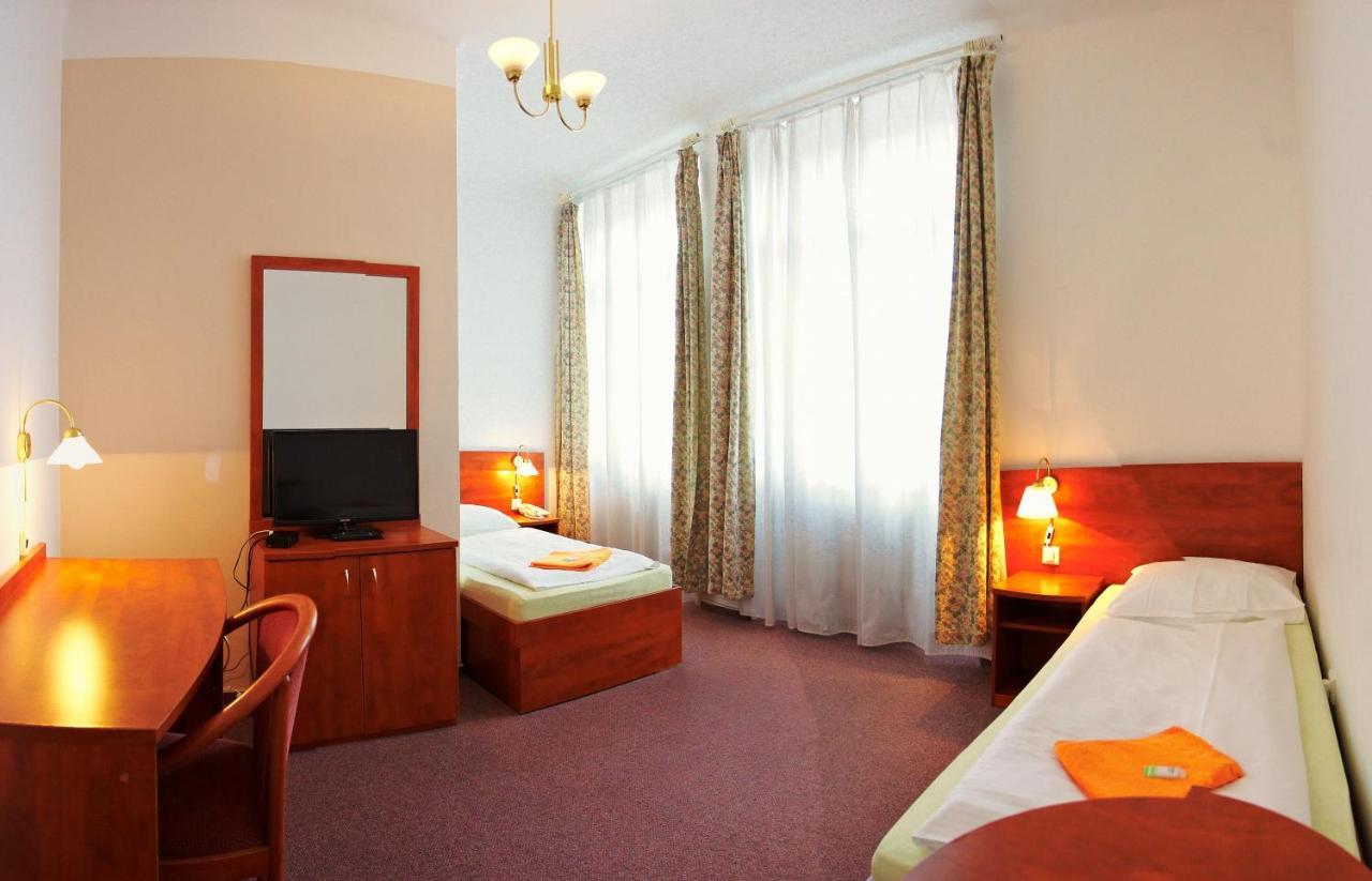 Wellness Hotel Central 클라토비 외부 사진