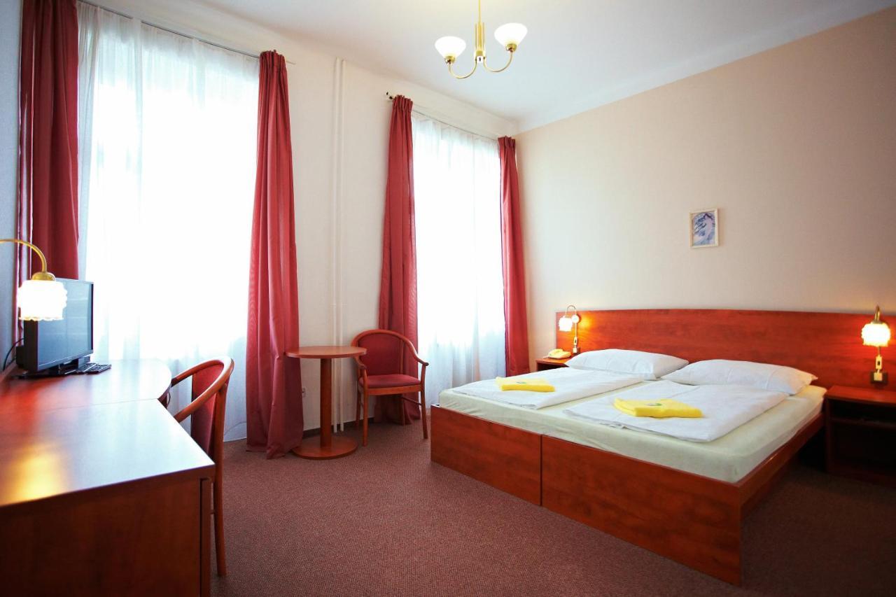 Wellness Hotel Central 클라토비 외부 사진