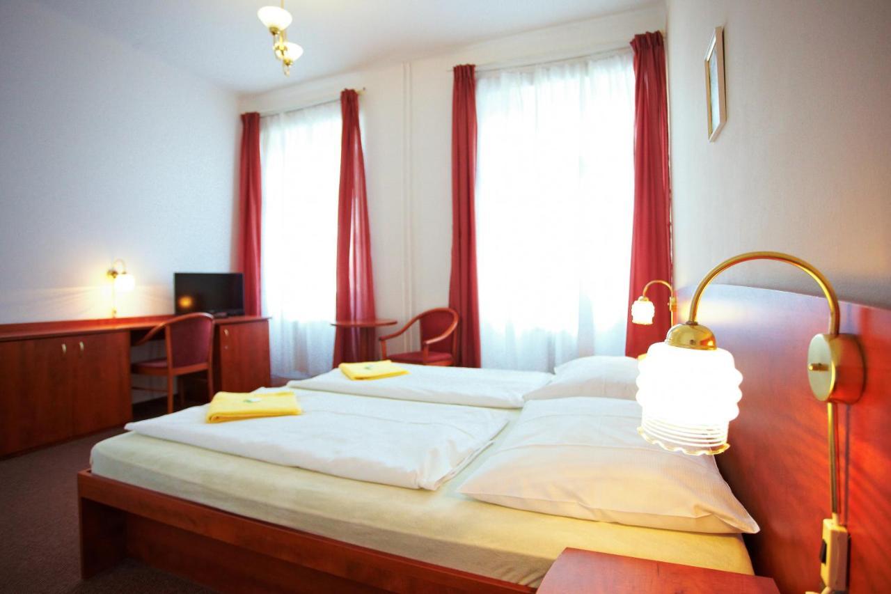 Wellness Hotel Central 클라토비 외부 사진